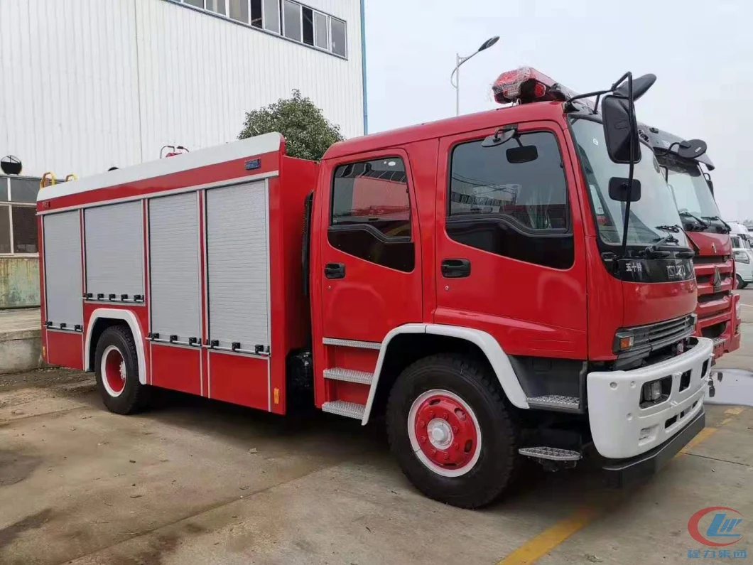 Japanese Brand 240HP 4tons Water 2tons Foam Fire Truck 6tons Fire Fighting Trucks for Chile LHD